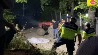 Devrilen traktörün sürücüsü hayatını kaybetti