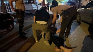 Devriyede kavgaya denk gelen polis, taşkınlık çıkartan 2 genci gözaltına aldı