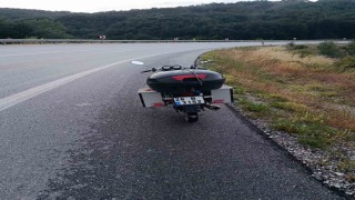 Direksiyon hâkimiyetini kaybeden motosiklet sürücüsü yoldan çıktı: 1 yaralı
