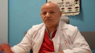 Doktorlar gözlerine inanamadı: 1,5 yıl ertelediği ameliyatta karnından dev kitle çıktı