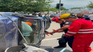 Dörtyol'da takla atan otomobilin sürücüsü yaralandı