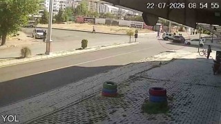 Dün vatandaş kıl payı kurtulmuştu aynı sokakta ikinci kaza
