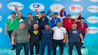 Düzceli minik güreşçilerden Türkiye derecesi
