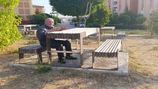 Edremitte vatandaşın park tepkisi: Masalar yüksek, çocuk oyun alanı yok