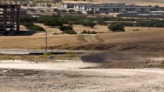 Elazığ'da boş alandaki motosiklet alev alev yandı