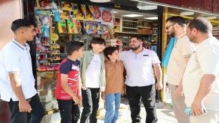 Elazığda suyun parasını boş kovaya bırakıp kameraya el sallayan çocuklar o anları anlattı