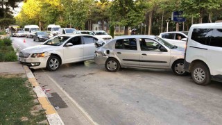 Elazığda zincirleme trafik kazası: 3 yaralı