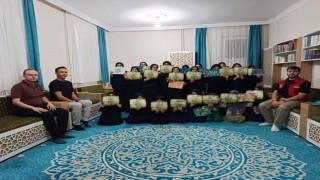 Emirdağda Aziziye Kız Hafızlık Kuran Kursu öğrencilerine ‘Ebru Sanatı ve ‘Kaligrafi etkinliği ilgi gördü