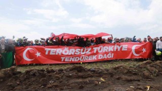 Enduro şampiyonasının finali Tendürekte Terörsüz Türkiye pankartıyla başladı