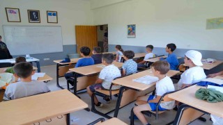 Erbaada çocuklar, yaz tatilini Kuran kursunda değerlendiriyor