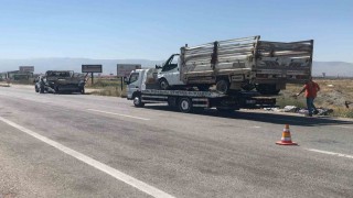 Ereğli'de kamyonetler çarpıştı: 2 yaralı