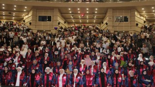 ERÜ İlahiyat Fakültesinde mezuniyet sevinci