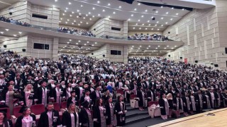 ERÜ İletişim Fakültesi 20. dönem mezunlarını verdi