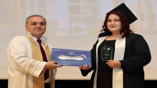 ERÜ Mimarlık Fakültesinde mezuniyet sevinci