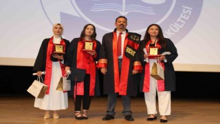 ERÜde 208 genç avukat mezun oldu