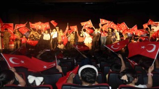 Erzurumda çocuklar 15 Temmuz Destanını sahneye taşıdı