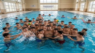 Erzurumlu iş insanından köy çocuklarına havuz jesti: 2 bin 500 çocuk ilk kez havuzla buluştu