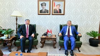 Eskişehir Cumhuriyet Başsavcılığına atanan Deniz, Vali Yılmazı ziyaret etti