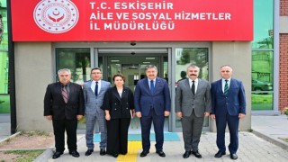 Eskişehir Valisi Yılmaz, Aile ve Sosyal Hizmetler İl Müdürlüğünde brifing aldı