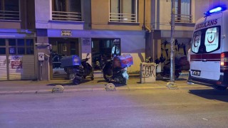 Eskişehirde motosiklet otomobile çarptı: 1 yaralı