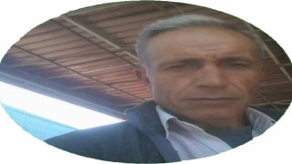 Etrafa yayılan kötü koku üzerine eve giren ekipler yalnız yaşayan adamın cesedi ile karşılaştı