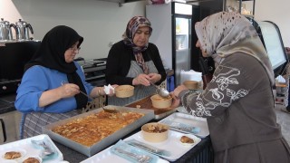 Evde oturmak yerine üretimi seçtiler: Yaptıkları ürünleri Türkiyenin dört bir yanına gönderiyorlar