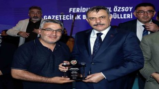 Feridun Fazıl Özsoy Başarılı Gazeteciler Ödül Töreninde İHAya ödül