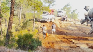 Fethiye Üzümlüdeki orman yangınında havadan ve karadan yoğun mücadele