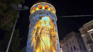 Galata Kulesinde 15 Temmuza özel Mapping gösterisi