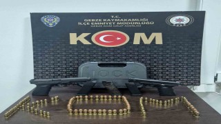 Gebzede ruhsatsız silah ve change araç operasyonu