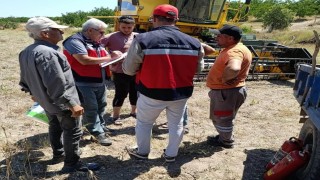 Gediz'de biçerdöverle hasat kontrolleri sürüyor