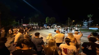 Geleceğin müzisyenleri Kemer gecelerini hareketlendirdi