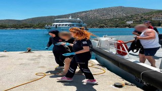 Gezi teknesinde rahatsızlanan vatandaşa tıbbi tahliye