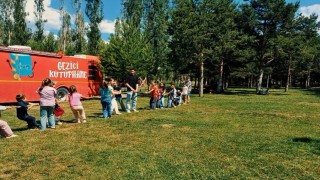 ‘Gezici Kütüphane Yenişehir Parkında çocuklarla buluştu