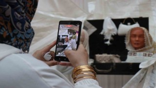 Günlerce emek vererek işledikleri ürünleri yurt dışına satıyorlar