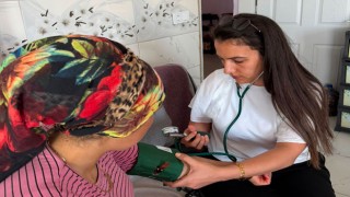 Hatay'da Anne Adaylarına Evde Ebelik Hizmeti Sürüyor