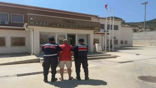 Hırsızlık suçundan aranan şahıs Kuşadasında yakalandı