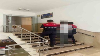 Hırsızlık suçundan aranan şahıs yakalandı