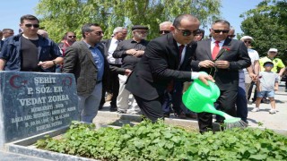 Iğdırda şehitler kabirleri başında anıldı