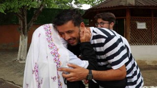 İnsanlık ölmemiş dedirttiler, cüzdanını kaybeden yaşlı kadını sevindirdiler
