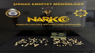 İranlı iki kişi 151 parça halinde yuttukları 939,26 gram metamfetaminle yakalandı
