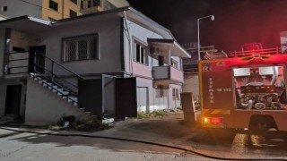İskenderunda iş yerinin deposunda yangın çıktı