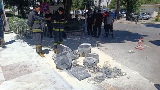 İşletme sahibi 800 bin lira ceza yemesine sebep olan ses sistemini belediye önünde benzin döküp yaktı