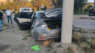 Ispartada takla atan otomobildeki 2 kişi yaralandı