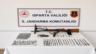 Ispartada tarihi eser kaçakçılığı operasyonu: 421 sikke ele geçirildi