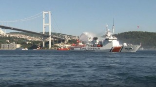 İstanbul Boğazında 15 Temmuz şehitleri için tekne korteji oluşturuldu