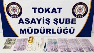 İstanbul'dan temin ettikleri sahte altınları Tokatta bozmak isterken yakalandılar
