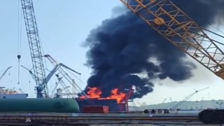 İzmirde yakıt tankerinde korkutan yangın