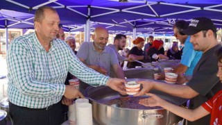 İznikte 5 bir kişilik aşure ikramı