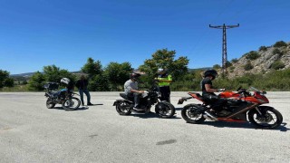Jandarmadan motosiklet sürücülerine hayati uyarılar